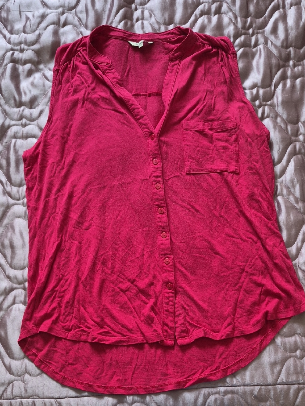 RW&CO. Sleeveless Button-Down Top in Fuchsia
